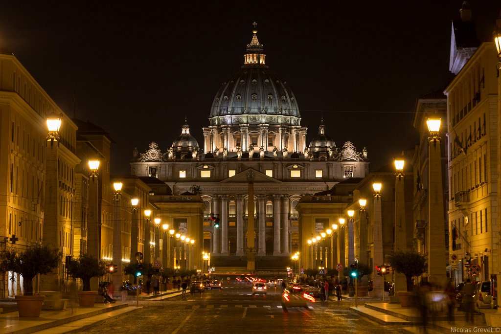 Via della Conciliazione by night