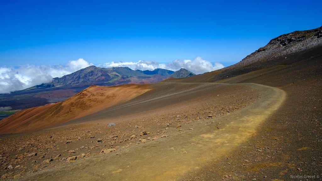 Keoneheʻeheʻe Trail